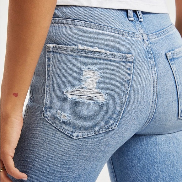 Good American Straight Leg Jeans - Picture 4 of 4